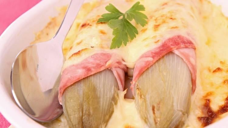 <p><span style="color:#B22222"><strong> Baked Endives and Ham / Fransa</strong></span></p>
