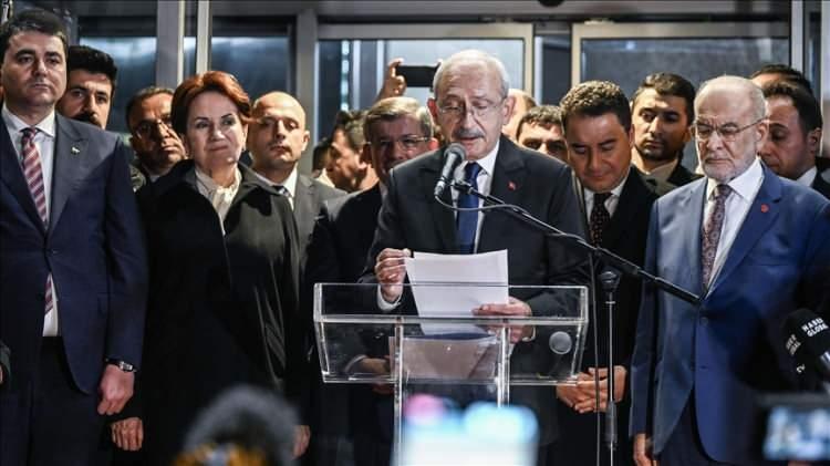 <p>Ayrılan 38 milletvekilinden 15'i DEVA'ya, 10'u Gelecek Partisi'ne, 10'u Saadet Partisi'ne, 3'ü Demokrat Parti'ye ve 1 milletvekili ise İYİ Parti'ye geçti. </p>