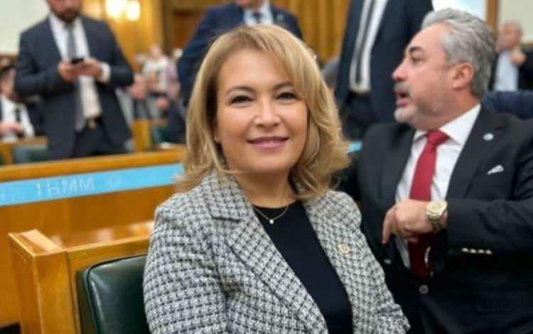 <p>Ayşe Sibel Yanıkömeroğlu bağımsız durumda. </p>
