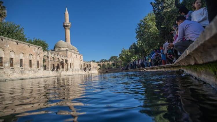 <p>Şanlıurfa<br />
<br />
2107</p>
