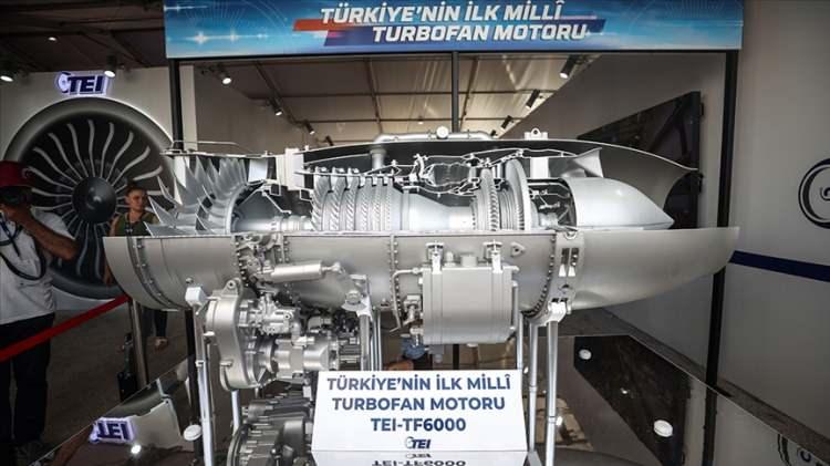 <p><strong>Uzun bir maratondayız. 3-5 yılda yaparız dediğimizde teknoloji kazanımını kastediyoruz. 3-5 yıl sürmeden ilk motorumuzu çalıştırıyoruz, TEI-TF6000'de de böyle oldu. İlk motoru çalıştırmamız inşallah 5 yılı bulmayacak. Bu sürecin iyi bir yerindeyiz TEI-TF6000'de. İlk motorumuzu çalıştırmaya bayağı yaklaştık."</strong></p>