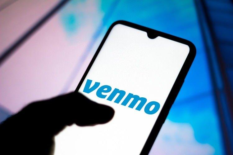 <p>Ancak Venmo daha da popüler oldu ve kullanıcılar bu hizmet üzerinden dakikada 463.000 dolar alışveriş yaptı. <strong>Her ikisi de yıllık bazda sırasıyla yüzde 2,7 ve yüzde 5,8 artış gösterdi</strong></p>

<p> </p>

<p>Ancak ikisi de tahvil piyasasına yetişemedi.</p>
