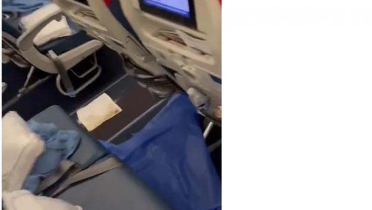 <p>Amerikan basınında yer alan haberlere göre, Delta Hava Yollarının Atlanta-Barselona seferinin pilotu "biyolojik tehlike" ihbarında bulundu.</p>
<p>Bunun üzerine uçak, kalkıştan 2 saat sonra tekrar Atlanta Havalimanı'na döndü. Olayın nedeninin bir yolcunun ishal olması olduğu öğrenildi.</p>