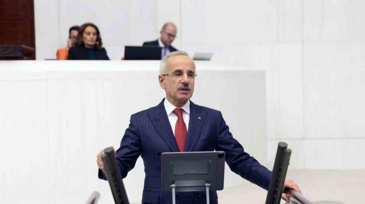 <p>Ulaştırma ve Altyapı Bakanı Abdulkadir Uraloğlu, TBMM Genel Kurulu’nda bakanlığı ve bağlı kuruluşların 2024 yılı bütçe görüşmelerinde konuştu. </p>
