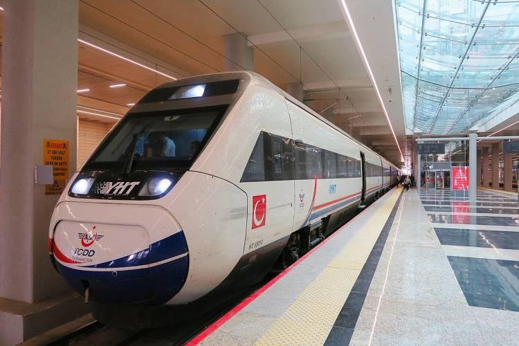 <p> Ankara üzeri bağlantılı Konya, Sivas, Kayseri, Yüksek Hızlı Treni hatlarının yolculuk süreleri kısalacak.</p>
