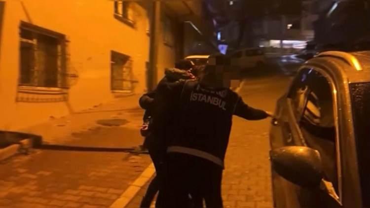 <p>Emniyette ifadesi alınan Ceren A.’ya <strong>“Uyuşturucu madde bulundurmak ve kullanmak”</strong> ile <strong>“uyuşturucu ve uyarıcı madde kullandırmaya özendirmek”</strong> suçlarından adli işlem yapıldı.</p>
<p>Emniyette işlemleri tamamlanan Ceren A. savcılık talimatıyla serbest bırakıldı.</p>