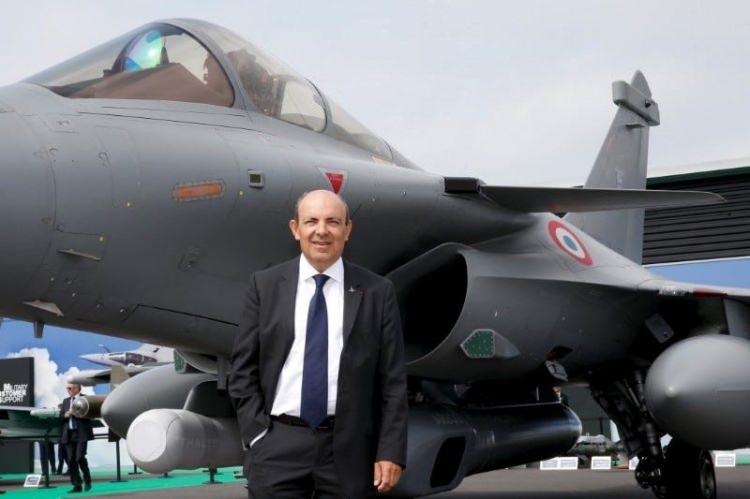 <p>Dassault Aviation CEO'su, iki tarafın görüşmelere başladığına dair haberlerin ilk kez ortaya çıkmasından altı hafta sonra, Suudi Arabistan'ın 54 Rafale uçağı satın almak için müzakerelerde bulunduğunu doğruladı.</p>
