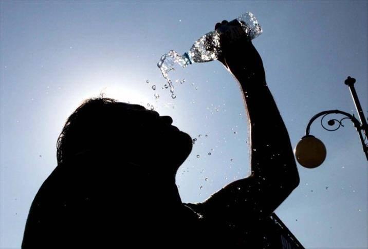 <p> 2023 yılı kasım ayı ortalama minimum sıcaklıkları 1991-2020 minimum sıcaklık normallerinin 0,8 derece üzerinde kaydedildi. 2023 Kasım ayı ortalama maksimum sıcaklıkları, 1991-2020 maksimum sıcaklık normallerinin 4,1 derece üzerinde yaşandı.</p>
