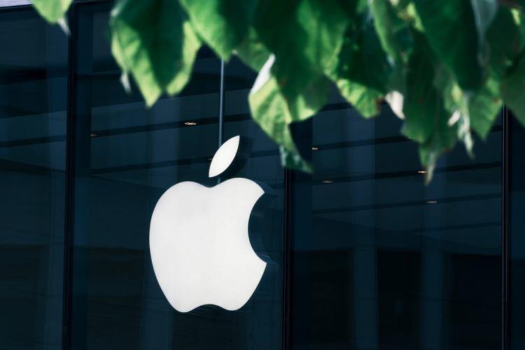 <p>Apple CEO'su Tim Cook'un liderliği, Apple'ın piyasa değerinin 3 trilyon doların üzerine çıkması da dahil olmak üzere şirketi yeni zirvelere taşıdı.</p>
