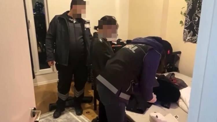 <p>Kadınların adreslerini de belirleyen narkotik polisi, Esenyurt’taki evlerine eş zamanlı operasyon düzenledi. </p>