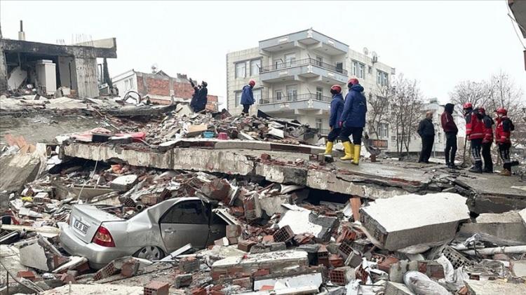 <p>Bu yıl dünyada 8'in üzerinde deprem meydana gelmezken 7'nin üzerinde 18, 6'nın üzerinde 123 deprem oldu.</p>
