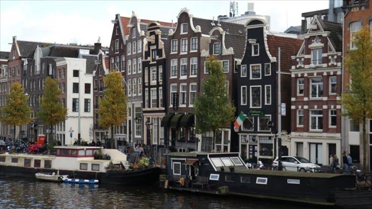<p>5- Amsterdam, Hollanda</p>