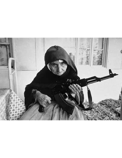 <p>106 yaşındaki Ermeni nine, 1990</p>

<p> </p>
