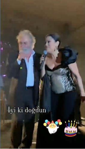 <p><strong>BİRLİKTE SAHNEYE ÇIKTILAR</strong></p>

<p><strong>Aşkın Nur Yengi ve Haluk Bilginer, kızları Nazlı Bilginer'in 17. yaş gününü birlikte söyledikleri şarkı ile kutladı.</strong></p>

