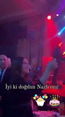 <p><strong>İşte 17 yaşında basan Aşkın Nur Yengi ile Haluk Bilginer'in kızları Nazlı Bilginer…</strong></p>

<p> </p>
