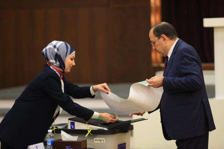 <p>Başkent Bağdat olmak üzere güney kentleriyle, doğudan Diyala ve kuzeyden Salahaddin, Kerkük ve Musul'da yerel seçimler için sandık kuruldu.</p>
