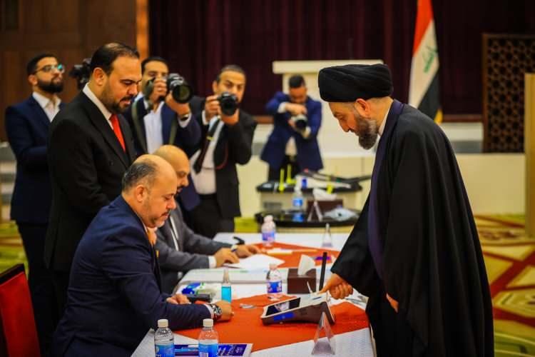 <p>Irak'ta en büyük Şii tabanına sahip Şii dini ve siyasi lider Mukteda es-Sadr ise, bu seçimleri boykot ediyor.</p>