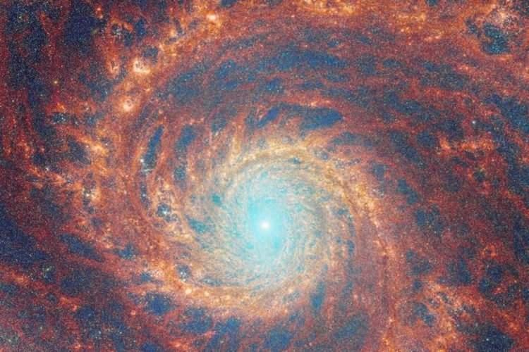 <p><strong>YARATILIŞIN SÜTUNLARI</strong></p>
<p> </p>
<p>Yaratılış Sütunları, NASA'nın James Webb Uzay Teleskobu'nun kızılötesi ışığa yakın görüntüsünde bir renk kaleydoskopudur.</p>