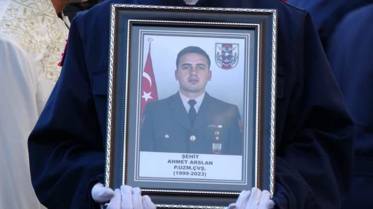 <p>PİYADE UZMAN ÇAVUŞ AHMET ARSLAN</p>
