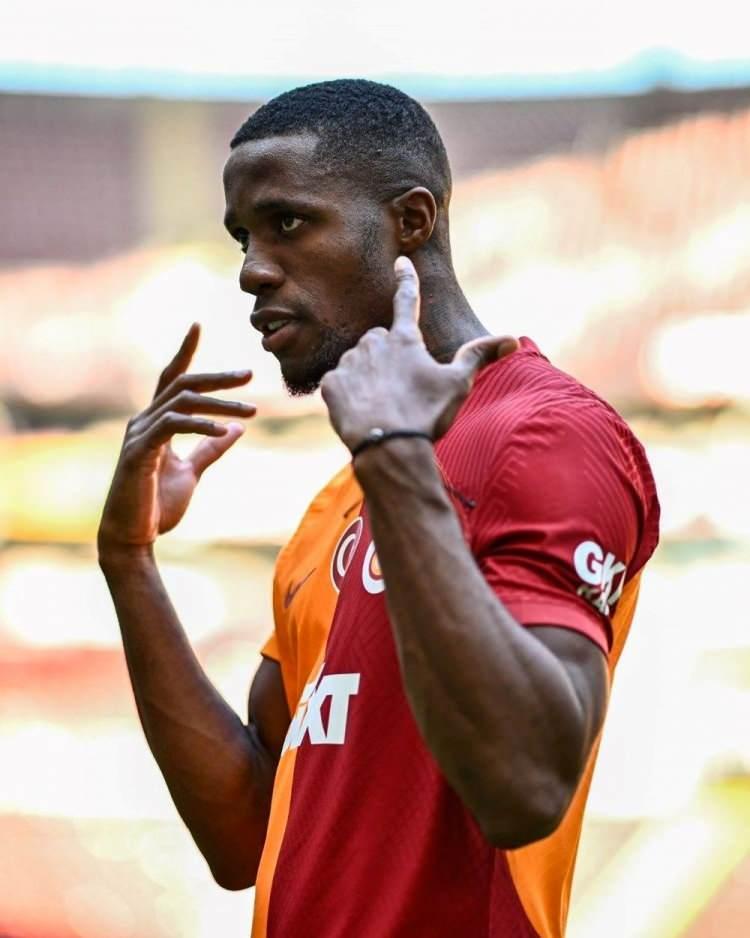 <p>7. WİLFRİED ZAHA</p>
<p>17 MİLYON EURO</p>