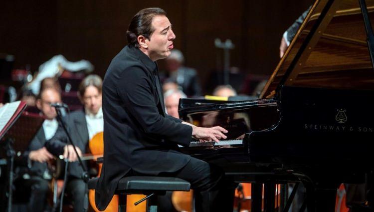 <p> Fazıl Say ise yaşadığı vize problemi nedeniyle İngiltere'ye tepki göstermişti.</p>
<p><br />
<em></em></p>