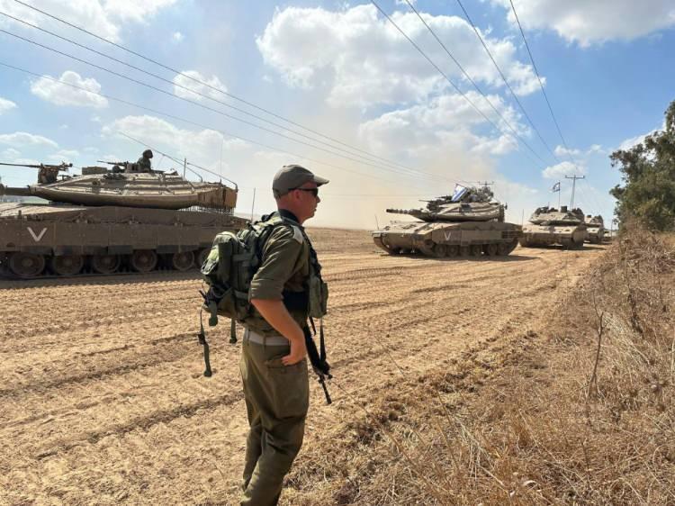 <p><strong>GAZZE'DE BÜYÜK YIKIM</strong></p>

<p>Gazze Şeridi'ndeki saldırılar nedeniyle yaklaşık 1,9 milyon kişi yerinden edildi. 2023 yılında Gazze nüfusu 2,3 milyona ulaştı. Nüfusun 1,06 milyonunu 18 yaş altı çocuklar oluşturdu. İsrail saldırılarında ölenlerin ise yüzde 40'ı çocuk, yüzde 30'u kadın olarak kayda geçti.</p>

<p> </p>

