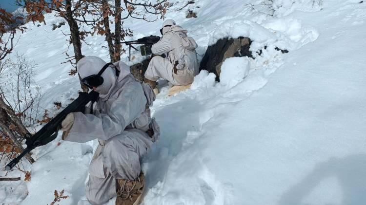 <p><strong>2 SAAT SICAK ÇATIŞMA SÜRDÜ</strong></p>
<p>Sabah Gazetesi'nin haberine göre; Yaklaşık 2 saat süren çatışma esnasında geçici üs bölgesini hain saldırıyı yapan 16 teröristte etkisiz hale getirildi</p>
