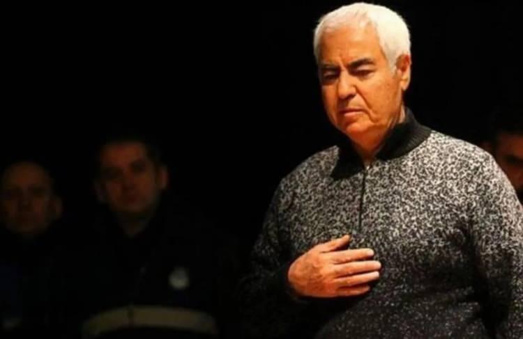 <p><strong>NURİ SESİGÜZEL</strong></p>

<p> </p>

<p>Ses sanatçısı ve oyuncu Nuri Sesigüzel, 20 Mayıs'ta tedavi gördüğü hastanede 86 yaşında hayata veda etti. "Kore Dağlarında Kar Bölük Bölük" adlı ilk 45'liğini çıkardıktan sonra Ankara Radyosu ile sesini tüm Türkiye'ye duyuran sanatçı, "Sarı Sabahlık", "Ağlayan Gözlerim" ve "Saç Beyaz Oldu" türküleriyle şöhret kazanmıştı.</p>
