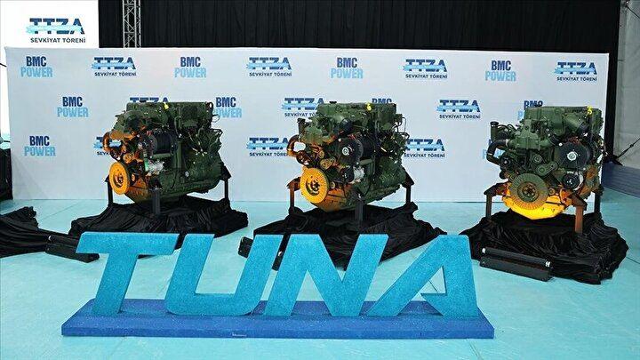 <p>Türk Silahlı Kuvvetleri envanterine girecek ilk seri üretim yerli ve milli kara aracı motoruna "TUNA" ismi verildi. İlk kez VURAN 4X4 araçlarına entegre edilen motorların ilk parti sevkiyatları tamamlandı.</p>