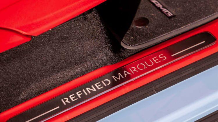 <p>Mercedes, üstü açılır G Serisi modelleri üretmiş olsa da hiçbir zaman AMG ekibinin dokunuşlarıyla müşteriye sunmamıştı. Bu durumu değiştirmeye karar veren Refined Marques isimli bir modifiye atölyesi, bu hayali gerçekleştirmeyi başardı.</p>
