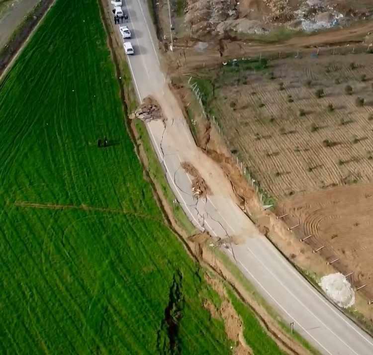 <p> Mesela Mudanya önündeki Gemlik'teki fayın tarihsel dönemine baktığımız zaman 6.6 büyüklüğünde bir deprem üretmiş. </p>