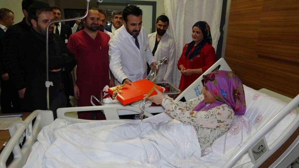 <p>Mehmet Türlü ve Hatice çifti, dünyaya gelen bebeklerine ise ’Ümit’ ismini verdi.</p>