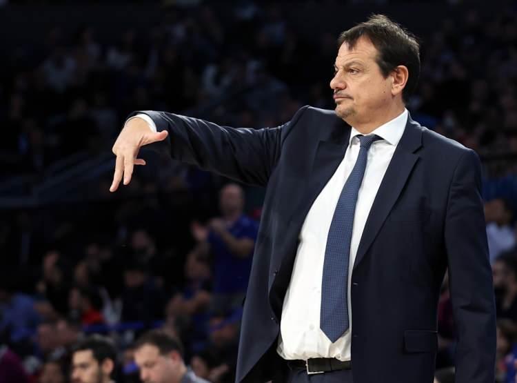 <p>A Milli Erkek Basketbol Takımı'nın başantrenörlüğüne, Anadolu Efes'te görevini sürdüren Ergin Ataman getirildi.</p>
