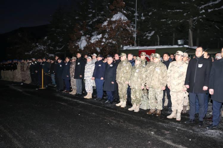 <p>Havalimanındaki törenin ardından Günay'ın naaşı Afyonkarahisar'a, Serinkan'ın naaşı Denizli'ye, Yazıcı'nın naaşı Gümüşhane'ye, Erenoğlu'nun naaşı Sinop'a, Karaca'nın naaşı Tokat'a, Taşkın'ın naaşı Malatya'ya uğurlandı.</p>