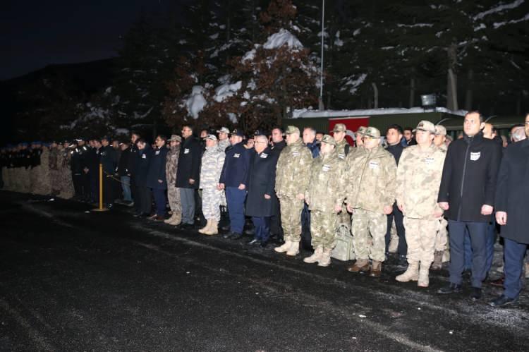 <p>Havalimanındaki törenin ardından Günay'ın naaşı Afyonkarahisar'a, Serinkan'ın naaşı Denizli'ye, Yazıcı'nın naaşı Gümüşhane'ye, Erenoğlu'nun naaşı Sinop'a, Karaca'nın naaşı Tokat'a, Taşkın'ın naaşı Malatya'ya uğurlandı.</p>
