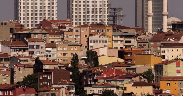 <p>Toplam yapı stokunun yüzde 80'i 99 depreminden önce yapılmış eski tip binalardan oluşan Bağcılar, Güngören, Üsküdar, Fatih ve Avcılar'da da talep yüksek. Bağcılar'da 26 bin 500, Güngören'de 21 bin, Üsküdar'da 19 bin, Fatih'te 16 bin, Avcılar'da 14 bin başvuru yapıldı.</p>

<p> </p>
