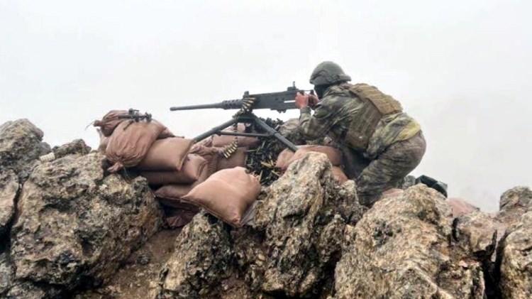 <p>Teröristler bağlantı ve barınma bölgesi olan Metina'ya özellikle bahar aylarında Kandil'den çıkıp Türkiye'ye geçiş için geliyor. Örgüt Metina'yı Türkiye'ye sızmak için kullanıyor.</p>
<p> </p>
