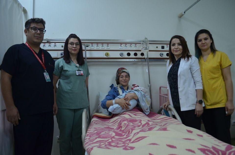 <p>Kahramanmaraş’ta 2023 yılının ilk bebeği Aras bebek 3 kilo 100 gram olarak dünyaya geldi.</p>

<p> </p>
