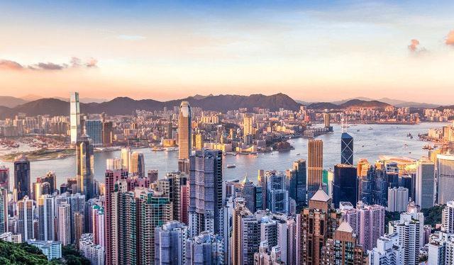 <p><strong>5) HONG KONG</strong></p>
