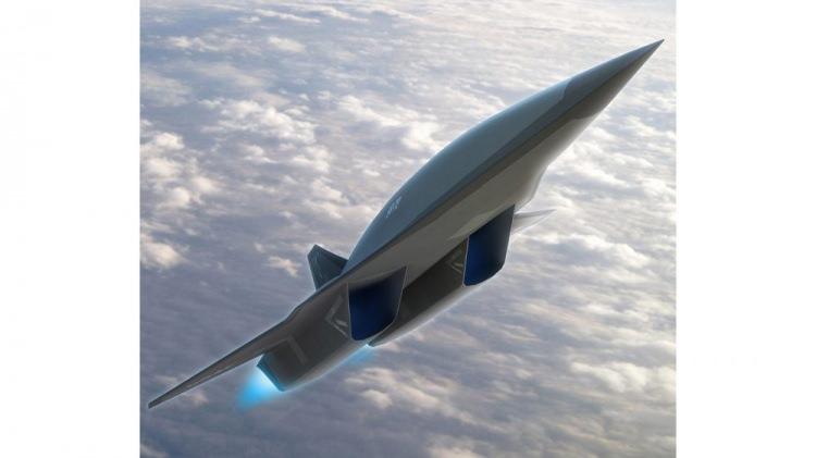 <p>Yeni uçağın "Son of Blackbird" yani "Kara Kuş'un Oğlu" olarak adlandırılmasının nedeni kendisinden önce göklere hükmeden SR-71 uçağı "Blackbird".</p>
