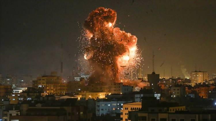 <p>Haberde, İsrail Hava Kuvvetlerine ait sadece iki Apache helikopteri bulunduğu, bunların Gazze Şeridi'ne yönelik saldırıların başından bu yana aktif olarak kullanıldığına işaret edildi.</p>