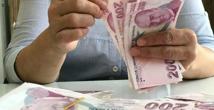 <p><strong>'ASGARİ ÜCRETTE YAPILAN ARTIŞ ÇOK KIYMETLİ'</strong></p>
<p> </p>
<p><strong>Asgari ücrete yapılan artış ülkemizin ve dünyanın içinden geçtiği bu zor süreçte çok kıymetli. Bu noktada ülkenin üreten gücü olarak her daim çalışanlarımızın yanında olmaya devam edeceğiz. Çalışanlarımızın refah seviyesinin yükselmesi, alım gücünün artması en büyük temennimiz. </strong></p>