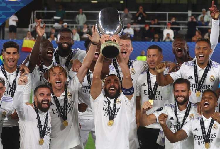 <p>Real Madrid, Eintracht Frankfurt'u 2-0 yenerek UEFA Süper Kupa'nın sahibi oldu.</p>
