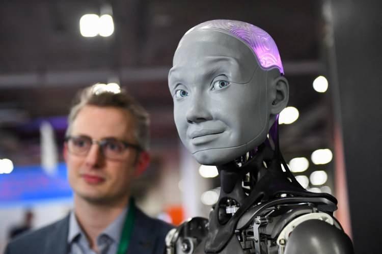 <p><span style="color:#B22222"><strong>GÜNEY KORE'DE BİR İNSAN ROBOT KOL TARAFINDAN ÖLDÜRÜLMÜŞTÜ</strong></span></p>