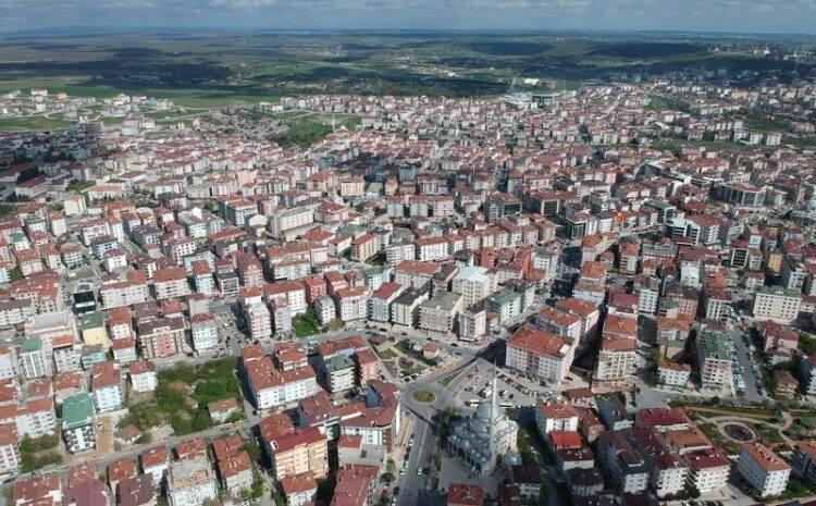 <p><strong>O İLÇEDE İL OLMAK İÇİN GİRİŞİMLER BAŞLADI</strong></p>
<p> </p>
<p>Çerkezköy’ün il olması adına çalışmalarını sürdüren Çerkezköy TSO, yönetim kurulu üyeleri ve meclis üyelerinden oluşan bir çalışma toplantısı düzenledi. Yönetim Kurulu Başkanı Ahmet Çetin başkanlığında düzenlenen toplantıya, Oda Yönetim Kurulu Başkan Yardımcı Mustafa Ogün Asıl, Yönetim Kurulu Üyeleri Ümit Süthan, Ufuk Mangır, Evren Kahraman, Meclis Üyeleri Turgay Kaya, Aydın Özrek, Ömer Karadeniz, Fikri Güzel ve Şaban Kardeş katılım sağladı.</p>
<p> </p>