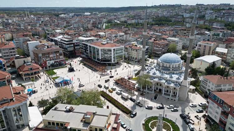 <p><strong>RAPOR HAZIRLANDI</strong></p>
<p><br />
Başkan Ahmet Çetin’in ardından konu ile ilgili fikir alışverişinde bulunularak görüşler paylaşıldı. Belirtilen öneriler ile ilgili olarak; "Çerkezköy neden il olmalı? İl olmasının faydaları neler olacaktır? İl olmazsa ne gibi tehlikelerle karşı karşıya kalacak? Sınırları içerisinde hangi ilçeler yer almalı? Sanayi gelişimine ve dolayısıyla ülkeye katkıları" ele alındı, bölgenin son 20 yıldaki yaşadığı değişim ile ilgili raporlar hazırlanmasına, hazırlanan raporun belirlenen termin süresi içerisinde gerekli yerlere ulaştırılmasına karar verildi.</p>