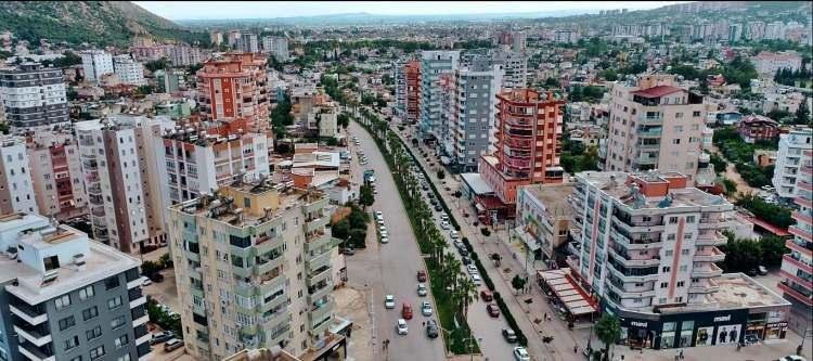 <p>İl olmaya aday ilçelerin listesi belli oldu! Türkiye Cumhuriyeti'nde 81 ile bağlı 922 ilçe bulunuyor.</p>
<p>Bu ilçelerden bazılarının nüfusu, birçok ilden daha fazla.</p>