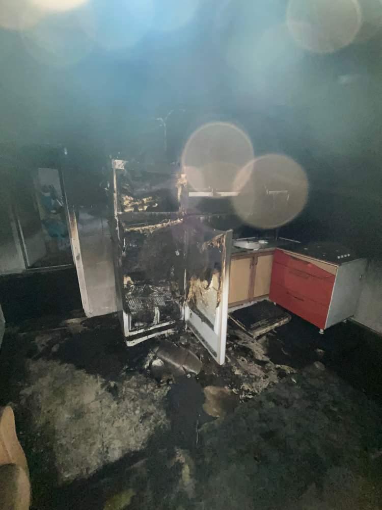 <p>İtfaiye ekipleri yangını kısa sürede söndürürken, yapılan incelemede Hayriye Yılmaz'ın cansız bedenine ulaşıldı.</p>