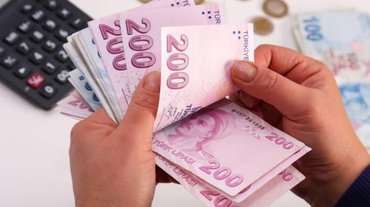 <p>Ancak bu grubun aylıkları yılın ikinci yarısında görece daha yüksek artacak.</p>