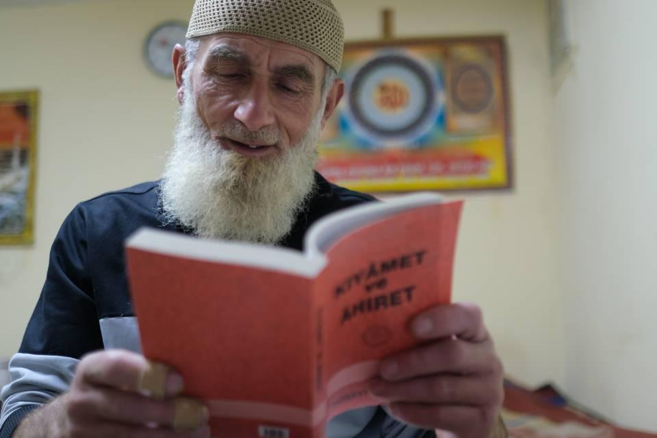 <p> Cami inşaatımızı 1 sene içerisinde bitirmeyi düşünüyoruz. Ancak külliyenin inşaatını 2 yıl içerisinde bitirmeyi hedefliyoruz. </p>
